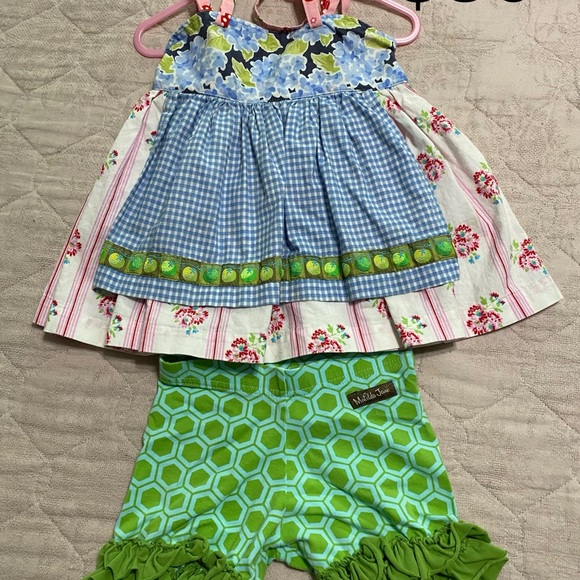 Matilda Jane Other - Matilda Jane platinum top w/ ruffle shorts π Matilda Jane Other - Matilda Jane platinum top w/ ruffle shorts π
